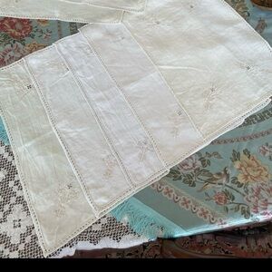 Antique Vintage Elegant Ecru Linen x5 placemats Hand Embroidered Set